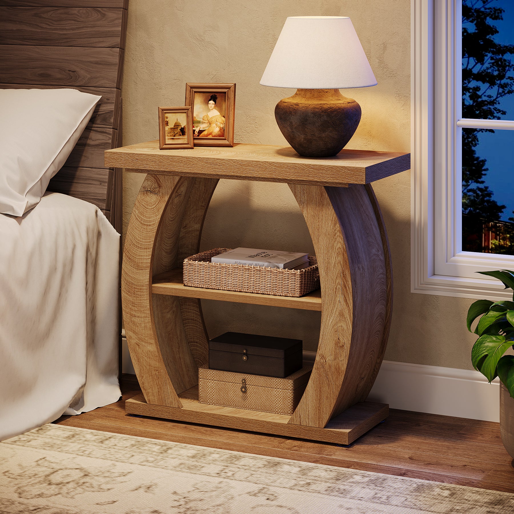 65 cm Smalle Bijzettafel met 3 Lagen Opslag, Landelijke Nachtkast met Gebogen Frame voor Woonkamer Slaapkamer