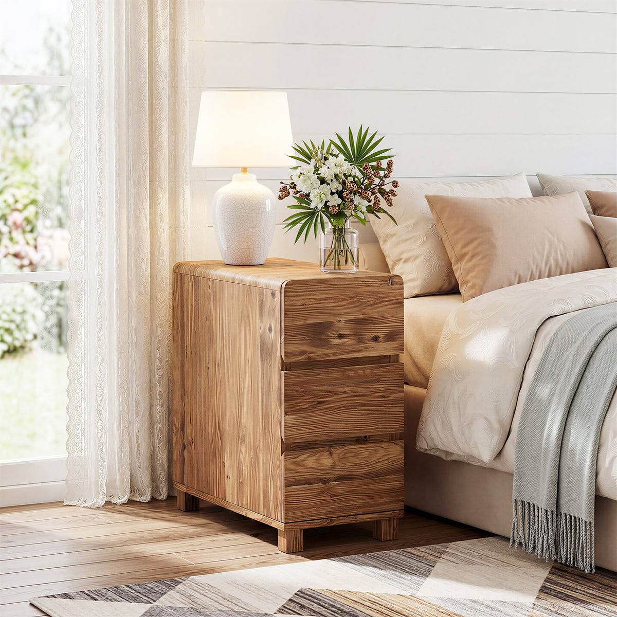 60 cm Tribesigns massief houten nachtkastje met 3 lades, smalle bijzettafel voor slaapkamer en kleine ruimtes