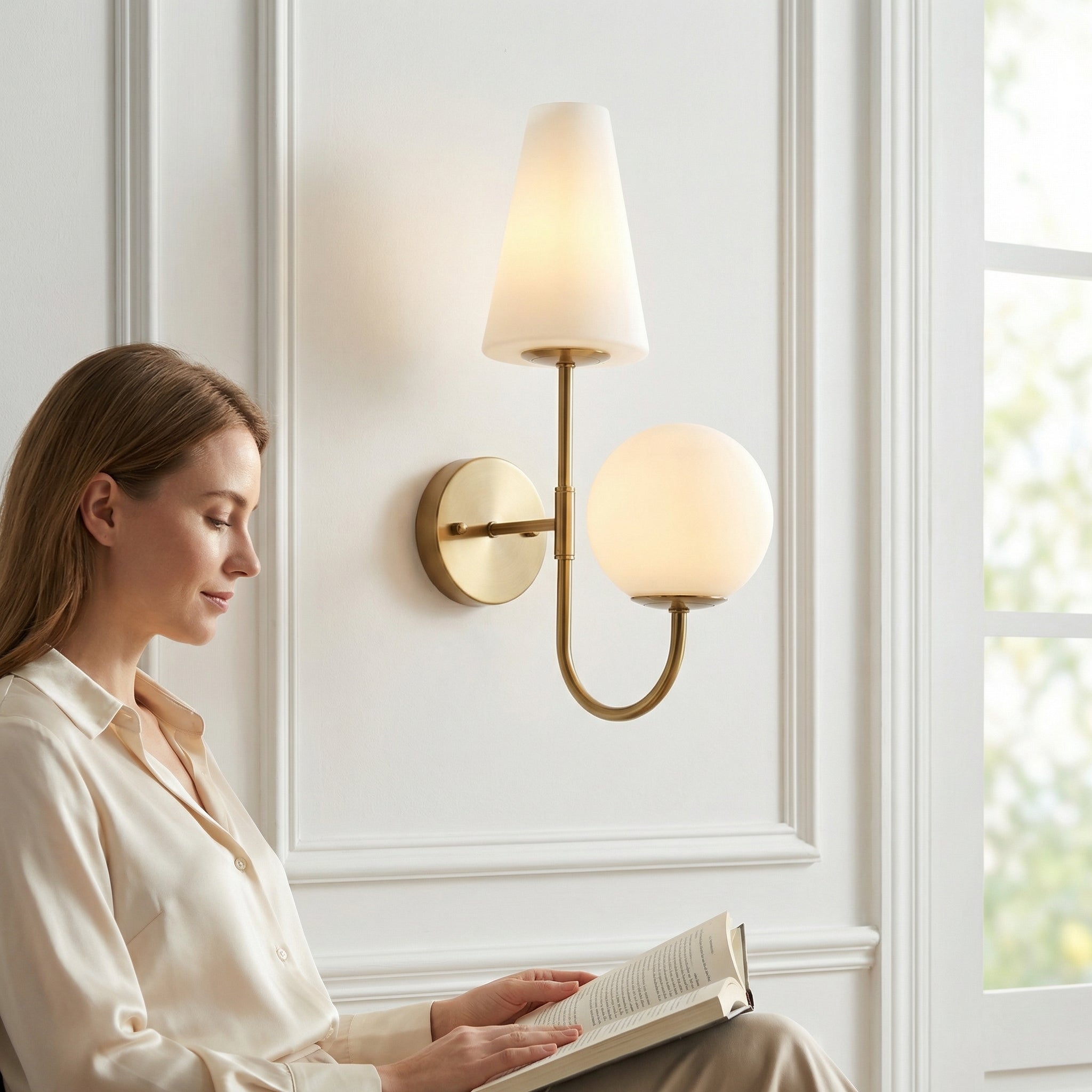 Gouden Wandlamp met Melkglazen Kap, Vintage Wandleuchte voor Slaapkamer